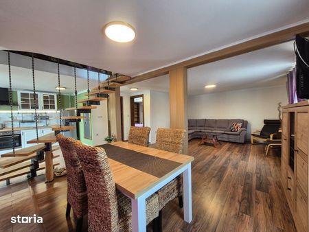 De închiriat – Apartament elegant cu scară interioară, zona Piața Mică - Photo 3