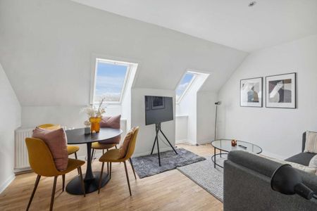 Lækker lys lejlighed med elevator - Photo 2