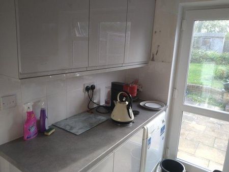 4 bedroom house share to rent - Photo 5