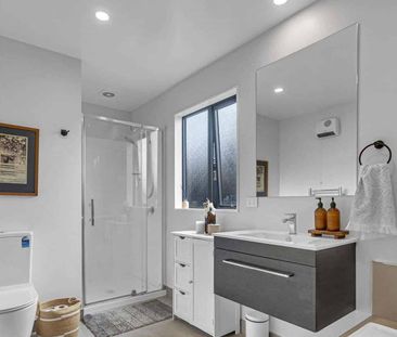 Near New 2 bedroom house - Photo 2