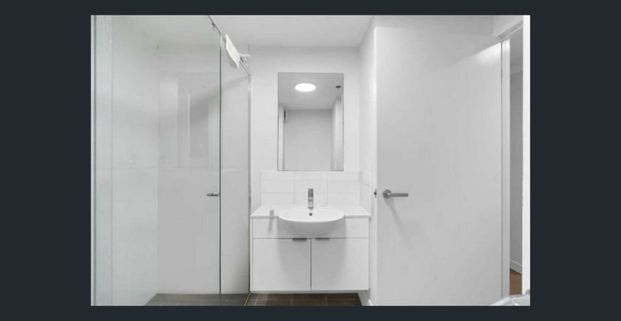 Inner-City 1-Bedroom Apartment with Balcony - Photo 1