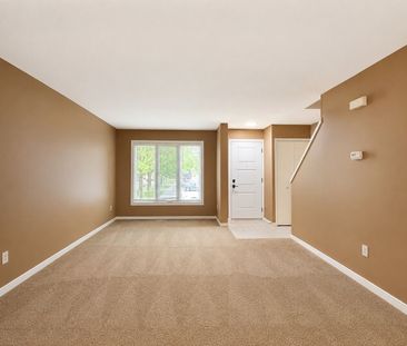 For Lease - 925 Lawson Road Unit# 16, London North, Ontario - Photo 5