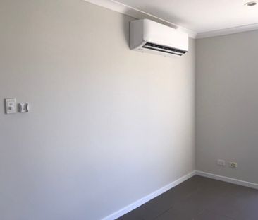 BEAUTIFUL PROPERTY IN HOMEVIEW - Photo 3