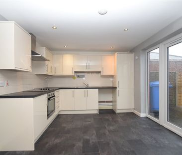 3 bed terraced house to rent in Eastway, Eastfield, YO11 - Photo 1