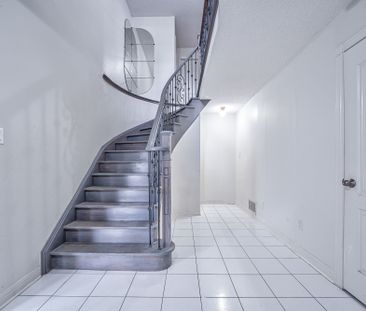 For Lease - 3309 Loyalist Drive, Mississauga, Ontario - Photo 3