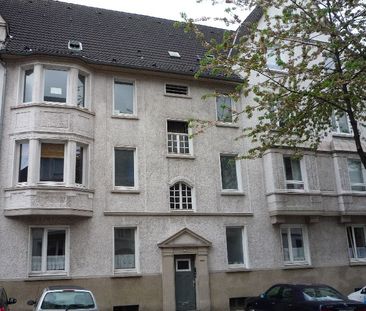 ** Modernisierte 2-Zi-Altbauwohnung in beliebter Lage von Essen-Hol... - Foto 2