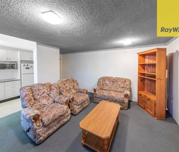 NEWLY LISTED - NEWLY UPDATED FURNISHED TWO BEDROOM APARTMENT IN CBD... - Photo 2