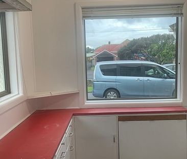 Charming 4BR Family Home in Papatoetoe - Photo 6