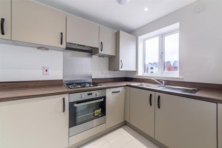 2 bedroom semi-detached house to rent - Photo 5