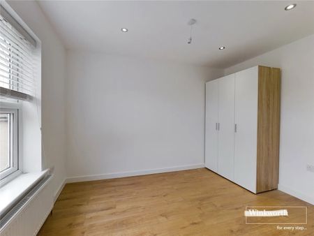 3 Bed Terraced House, Donnington Gardens, RG1 - Photo 3