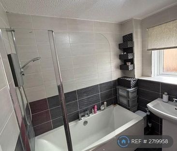 4 bedroom detached house to rent - Photo 6