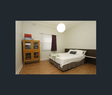 4 Bedroom Renovated Character Home 1950's Austerity Style - Photo 6