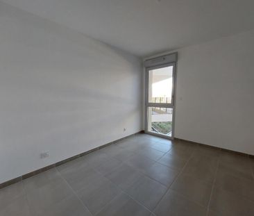 location Appartement T2 DE 37.08m² À TRETS - Photo 2