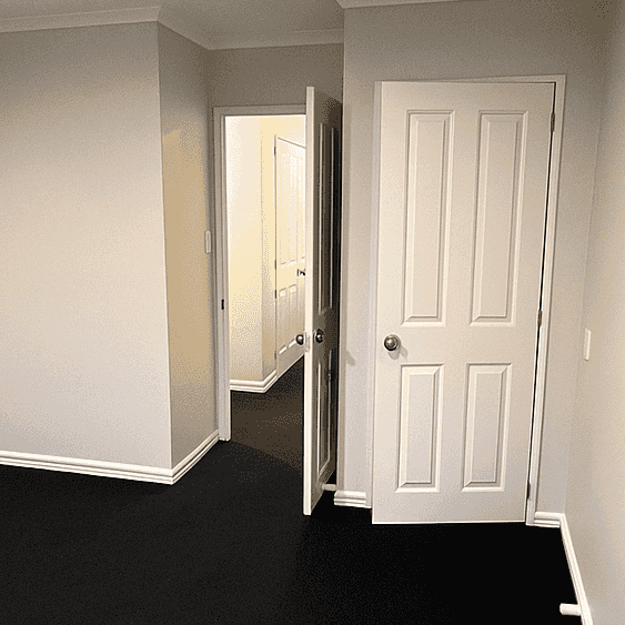 Spacious Three-Bedroom Home with Conservatory & Deck - Photo 1