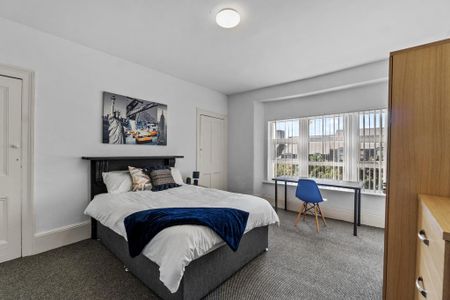 4 bedroom apartment to rent - Photo 3