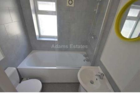 5 bedroom terraced house to rent - Photo 5