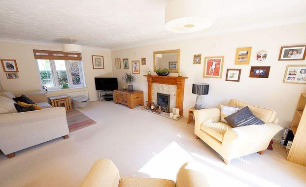 4 bedroom semi-detached house to rent - Photo 1