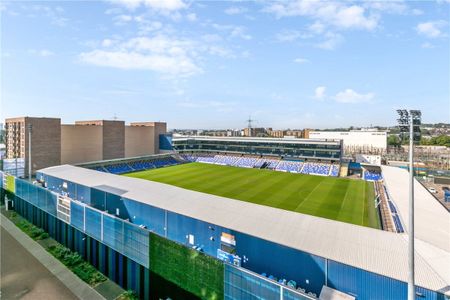 Excellent two-bedroom, two-bathroom flat within Wimbledon Grounds, this prestigious new development next to the AFC Wimbledon Stadium. The apartments all have generous balconies, lift access, secure bike storage and landscaped communal gardens. - Photo 5
