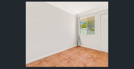 Street Front Prime Modern Looking Residence in strategic locale! - Photo 5