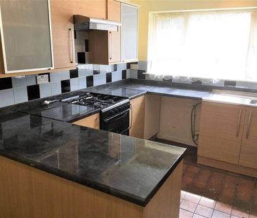 3 bedroom terraced house to rent - Photo 2