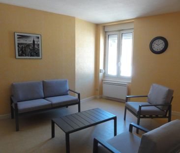 Location Appartement 2 pièces 39m² LE CREUSOT 71200 - Photo 2