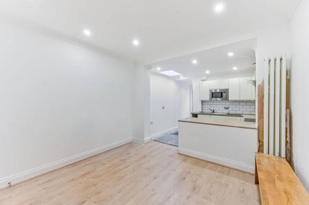 2 bedroom terraced house to rent - Photo 4