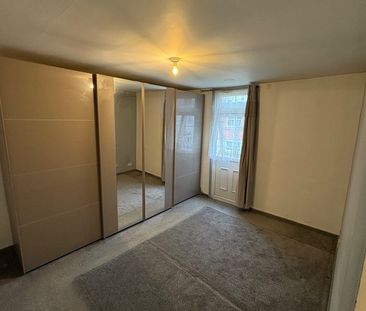 3 Bed Terraced House, Leicester, LE4 - Photo 4