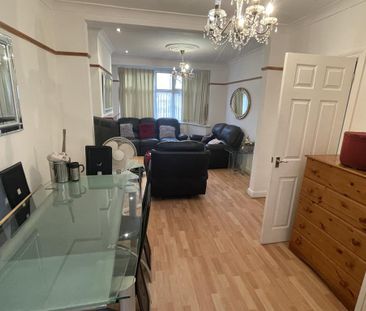 4 bedroom terraced house to rent - Photo 2