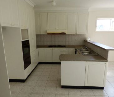 Spacious home in the Balwyn High School Zone - Photo 6