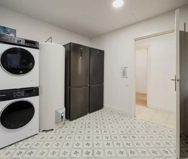 Carrer del Rosselló, Barcelona, Catalonia 08008 - Photo 5