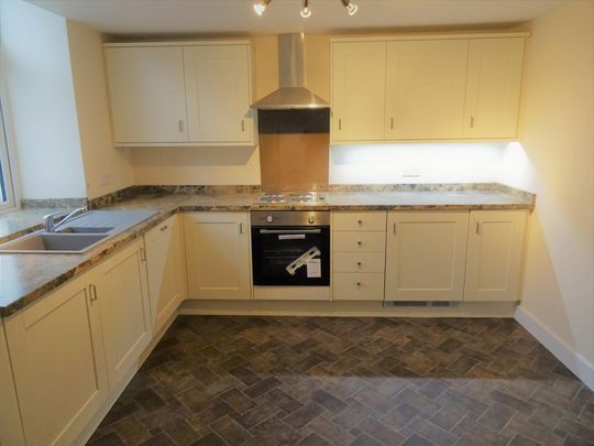 2 bedroom flat to rent - Photo 1
