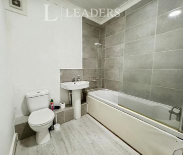 2 bedroom flat to rent - Photo 6