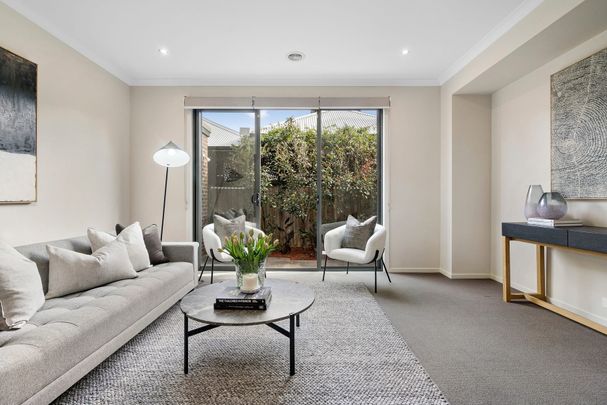 21 Thorburn Street, Hampton VIC 3188 - House For Rent | Domain - Photo 1