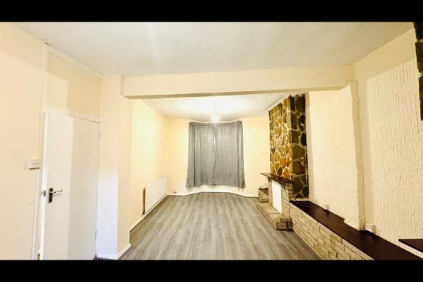 3 Bed Terraced House, Elizabeth Road, E6 - Photo 1