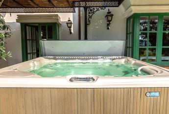 Luxury Villa for rent in Benahavís, Spain