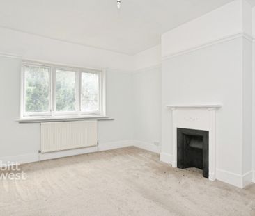 3 bedroom semi-detached villa to rent - Photo 5