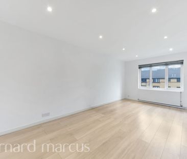 Davies Close, Croydon - Photo 2