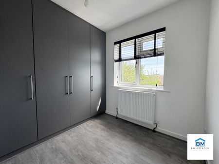 4 bedroom detached house to rent - Photo 3