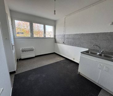 Location Appartement 3 pièces 75m² - Photo 4