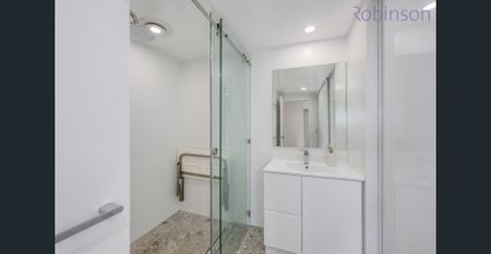 Beachfront Ground Floor Apartment with Courtyard - Photo 4