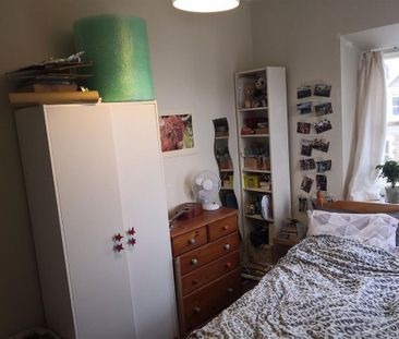 3 bedroom flat to rent - Photo 4