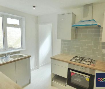 3 bedroom terraced house to rent - Photo 2