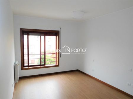 T2 com lugar de garagem em Condomínio de referência - Pinheiro Manso - Photo 5