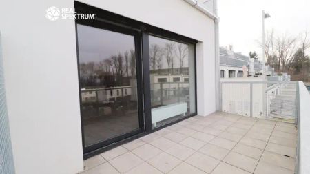 Pronájem nezařízeného bytu 1+kk s terasou a parkovacím stáním, 45 m - Photo 4