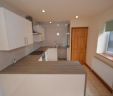 2 bedroom semi-detached house to rent - Photo 6