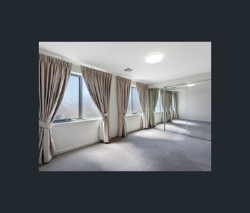 14 Cascades Way, Wantirna South, Vic 3152 - Photo 4