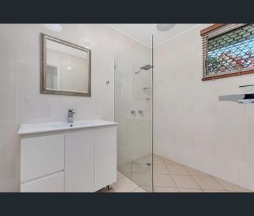2/363 Severin Street, Parramatta Park, Qld 4870 - Photo 5
