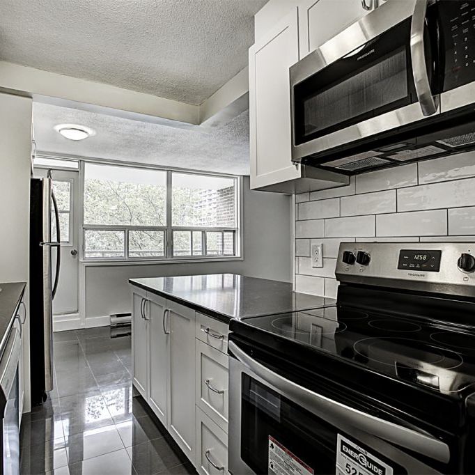 Nelson Manor - Photo 1