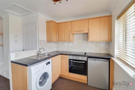 1 bedroom flat to rent - Photo 2