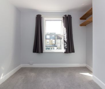 4 Bed Terraced House, Boscombe Road, SW17 - Photo 5